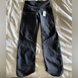 Black High-Waisted PowerSoft Mesh-Panel Crop
Leggings for Women Old Navy XS NWT